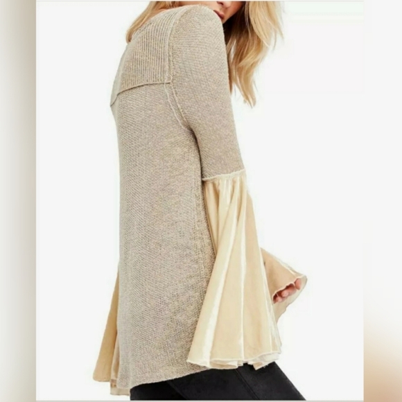 FREE PEOPLE Celestial Velvet Bell Sleeves Sweater Knit Tunic Top Size Small - Picture 5 of 13
